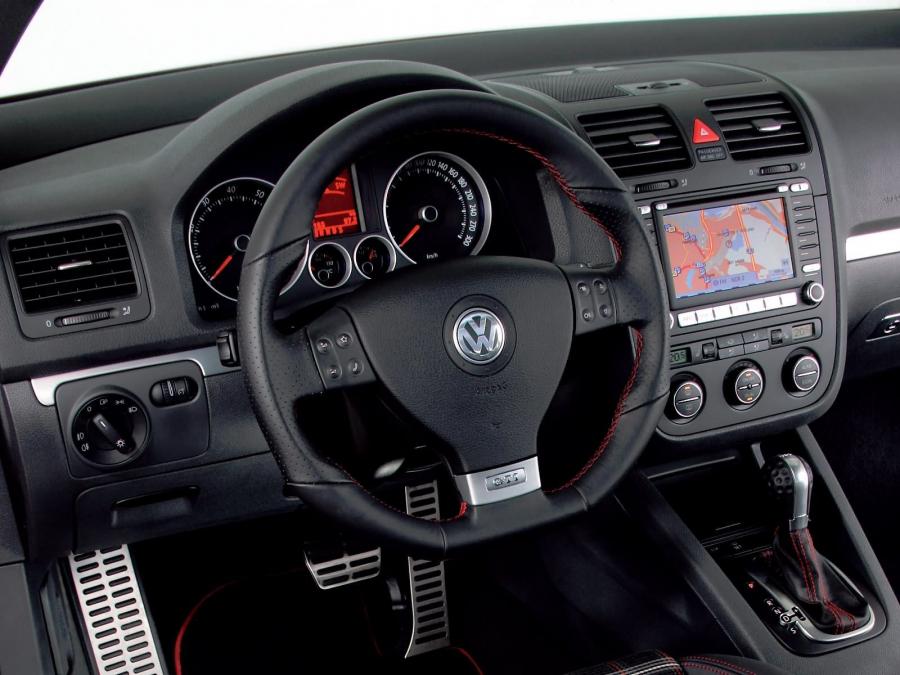  Volkswagen Golf GTi Edition 30 2006 года  (фото 11 из 21)